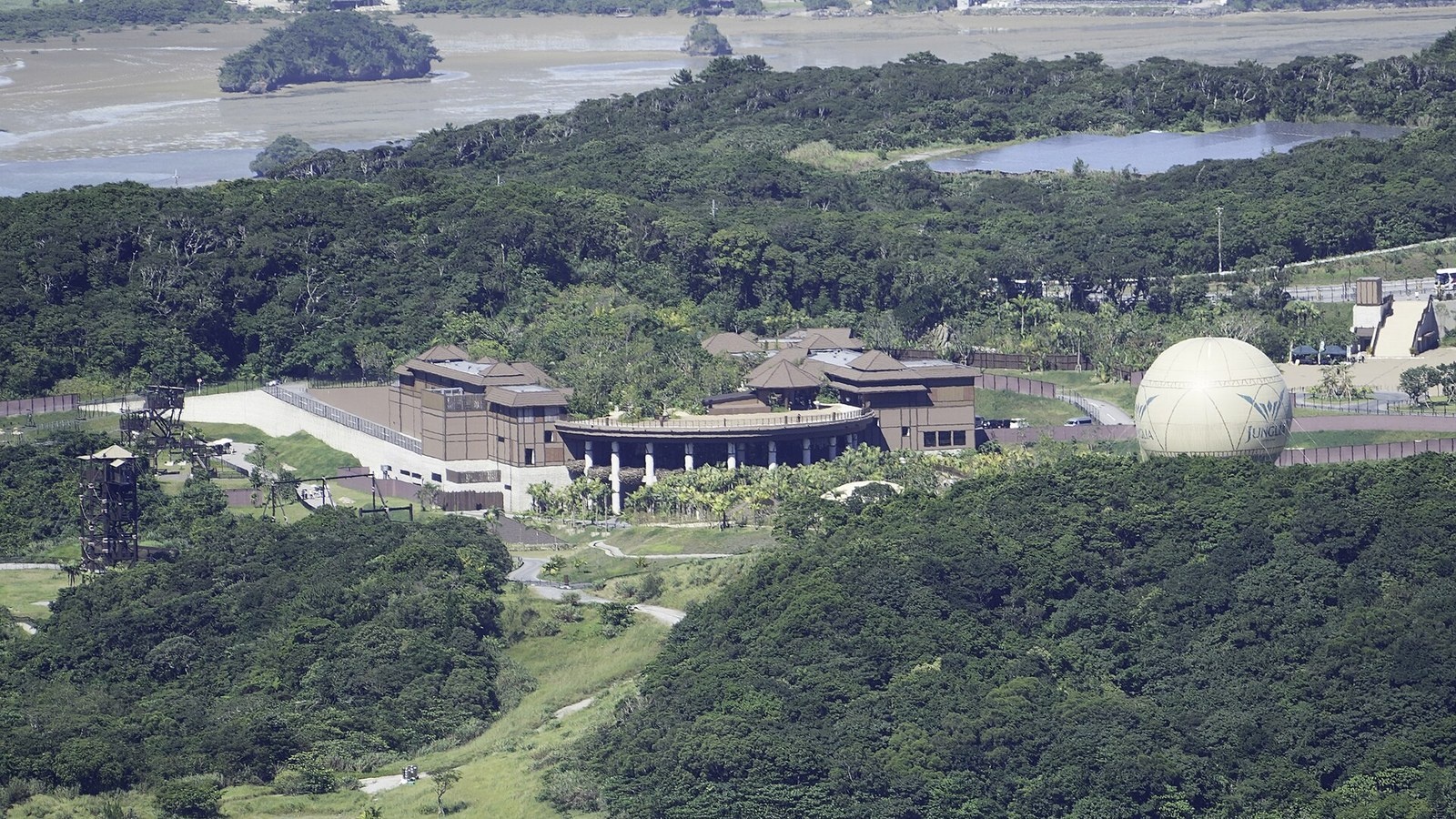 嘉津宇岳から見たジャングリア沖縄