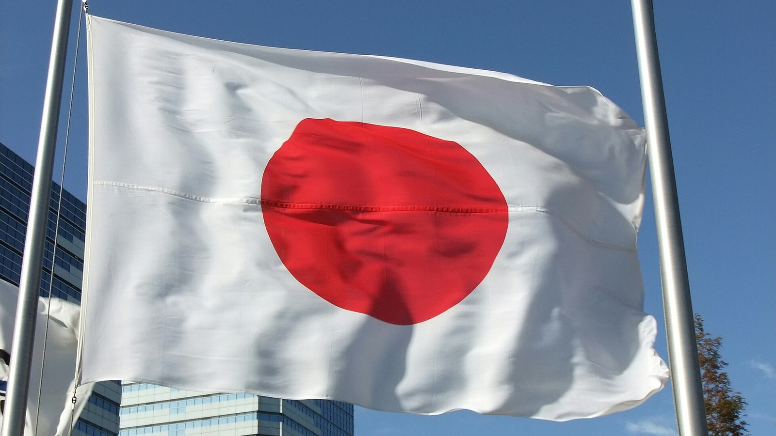 はためく日本の国旗