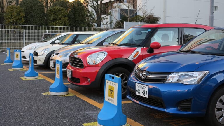 あなたの免許証、10万円で売りますか？